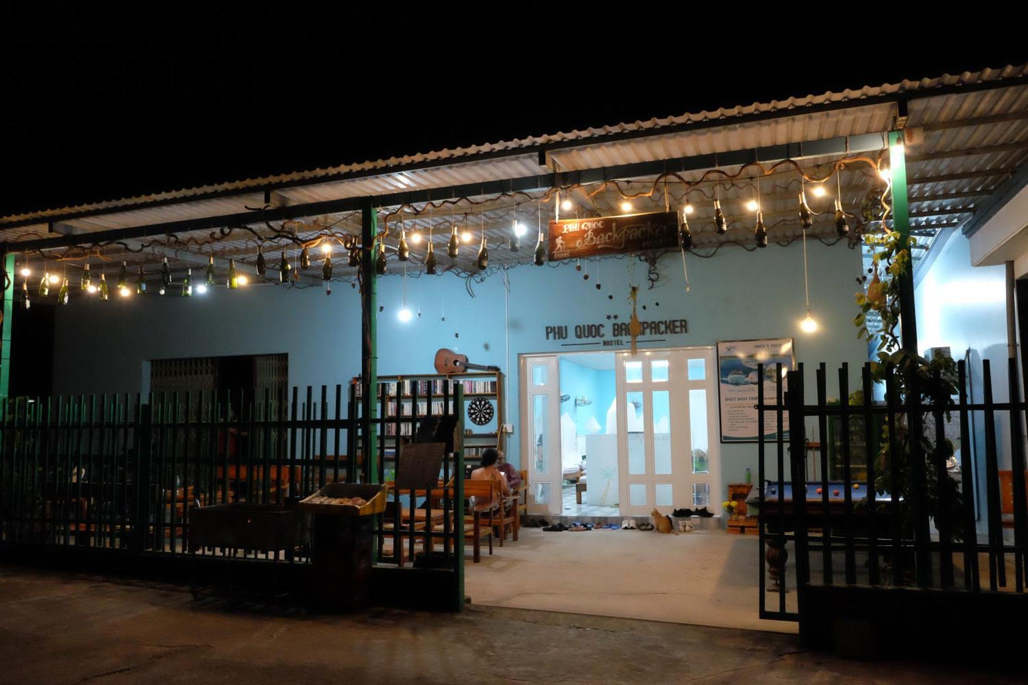 A Pousada Phu Quoc Backpacker Exterior foto