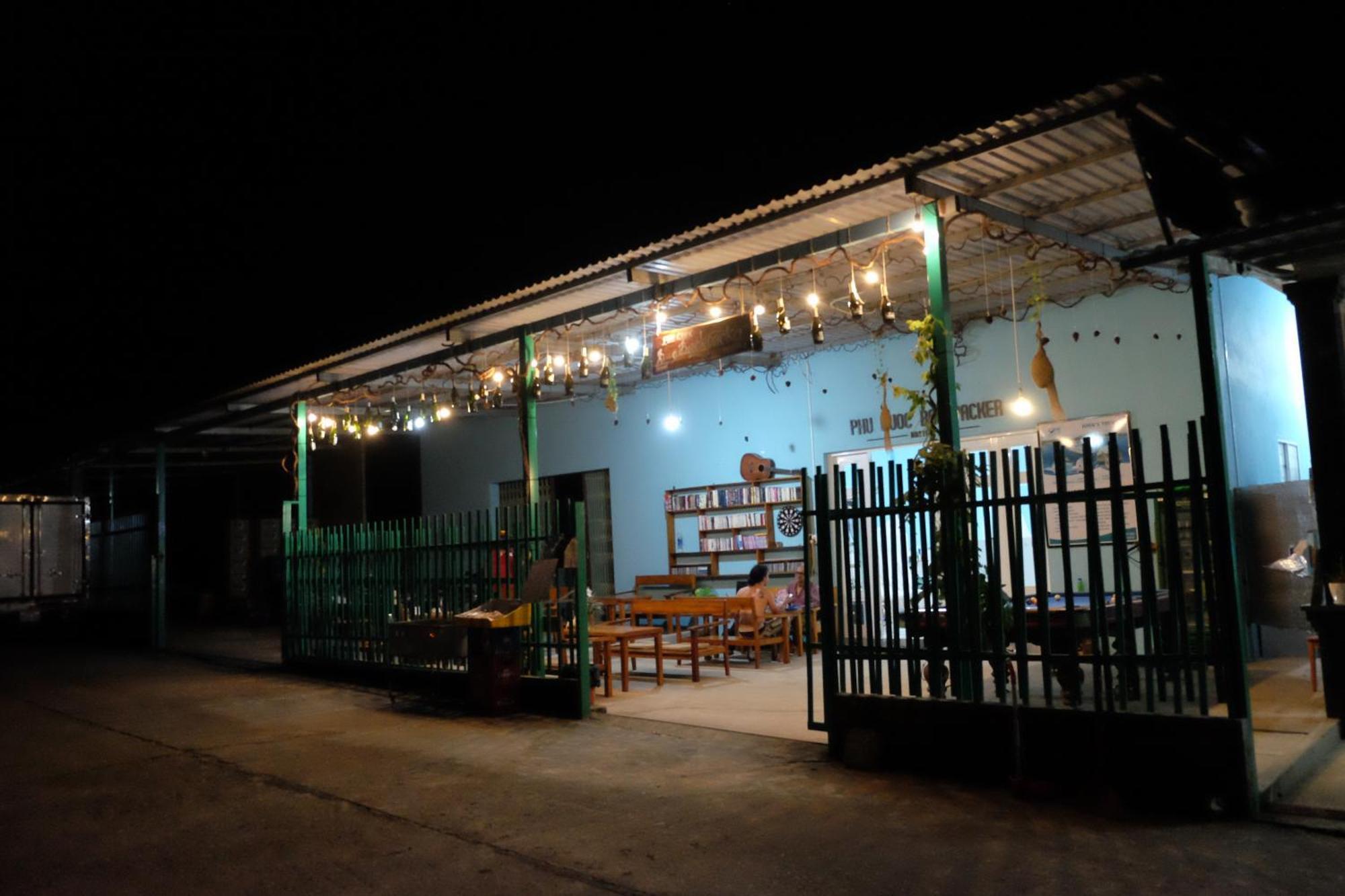 A Pousada Phu Quoc Backpacker Exterior foto